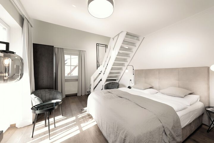 Room 27 of 119