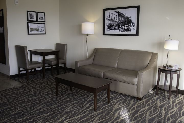 Studio Suite 2 Queen Beds (1 of 8)