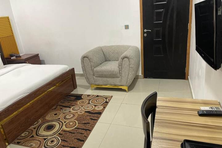 Room 5 of 24