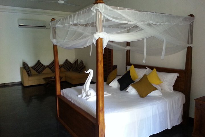 Room 10 of 46