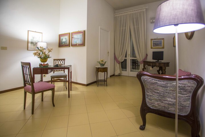 Room 17 of 42