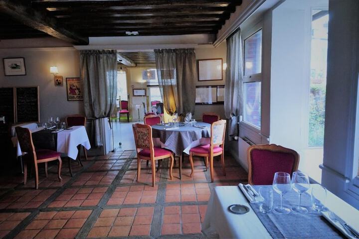 Dining 20 of 30