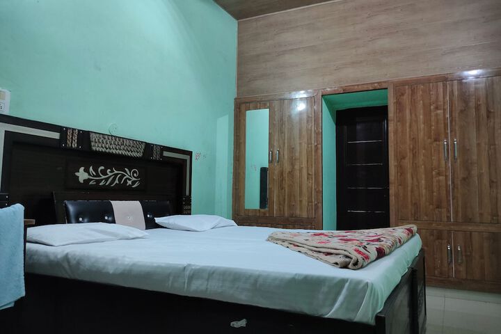 Room 6 of 7