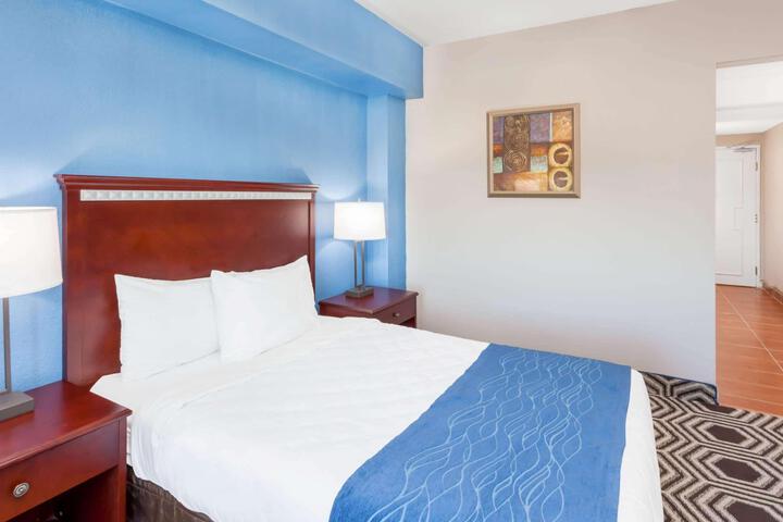 2 Double Beds (8 of 8)