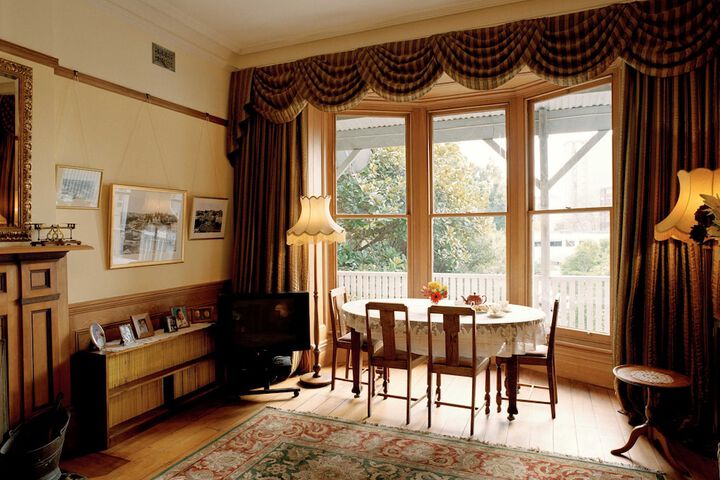 Room 11 of 30