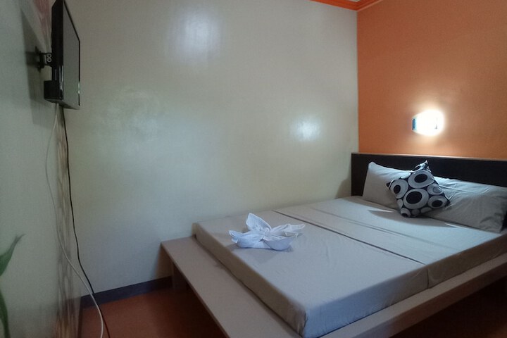 Room 10 of 38