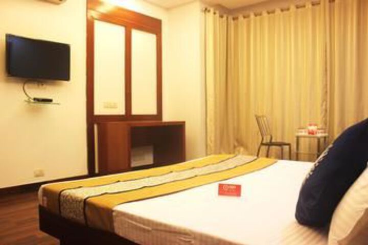 Room 11 of 15