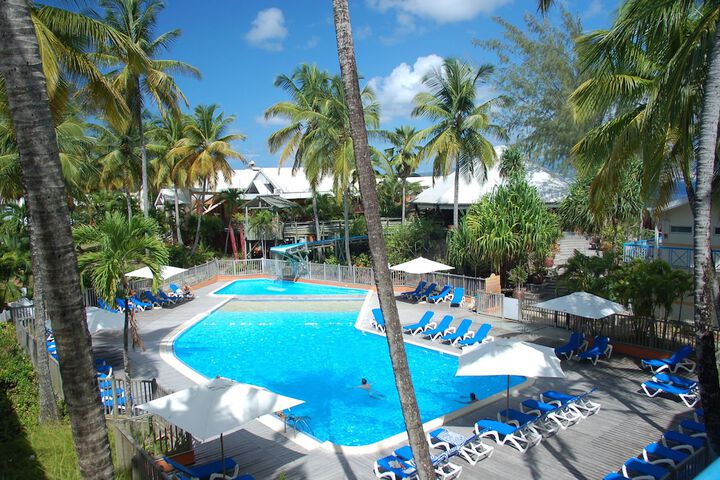 Hotel with Pool