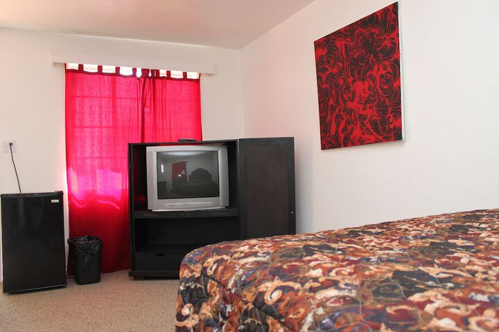 Room 3 of 38