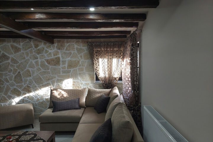 Room 11 of 20