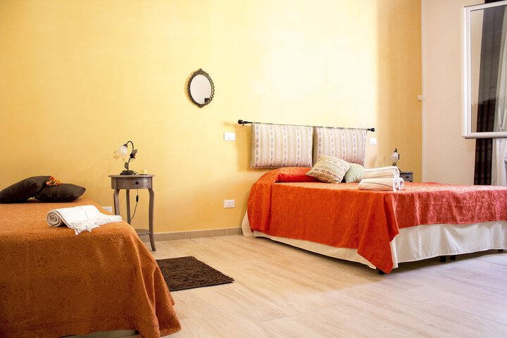 Room 3 of 32
