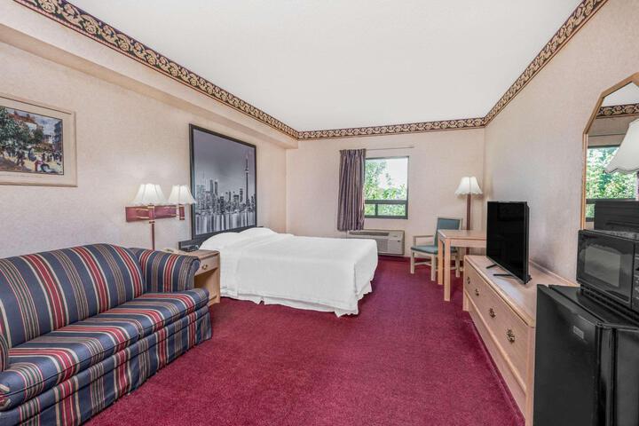 1 Queen Bed Second Floor (1 of 12)