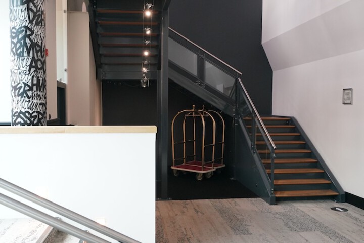Entrance & Lobby