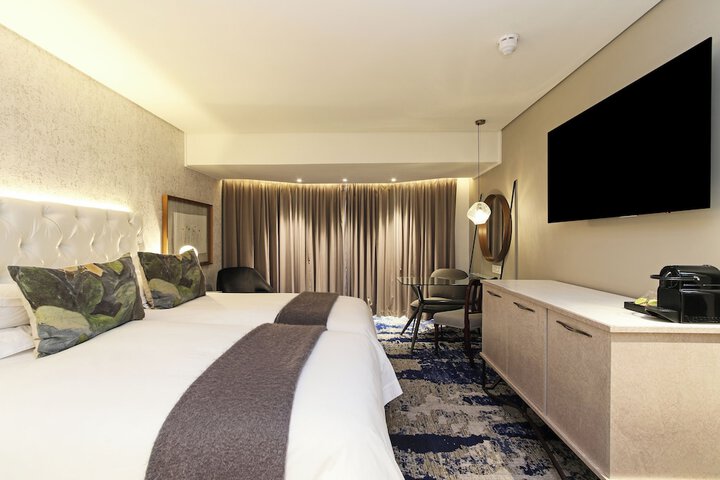 Room 28 of 108