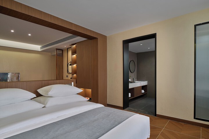 Room 16 of 49