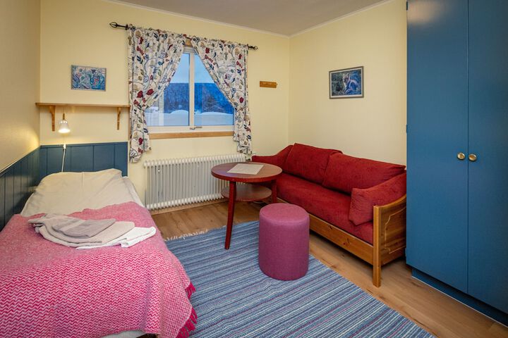 Room 14 of 80