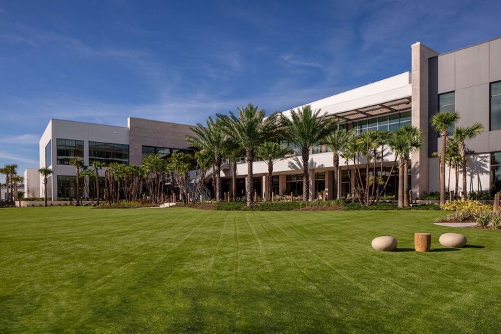 Hotel Exterior 240 of 243