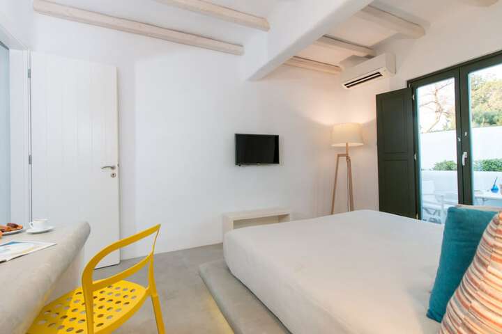 Room 53 of 187