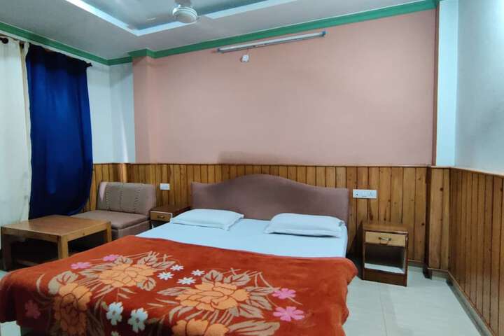 Room 13 of 23