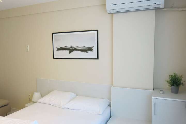 Room 2 of 44