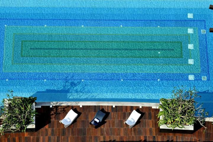 Hotel with Pool