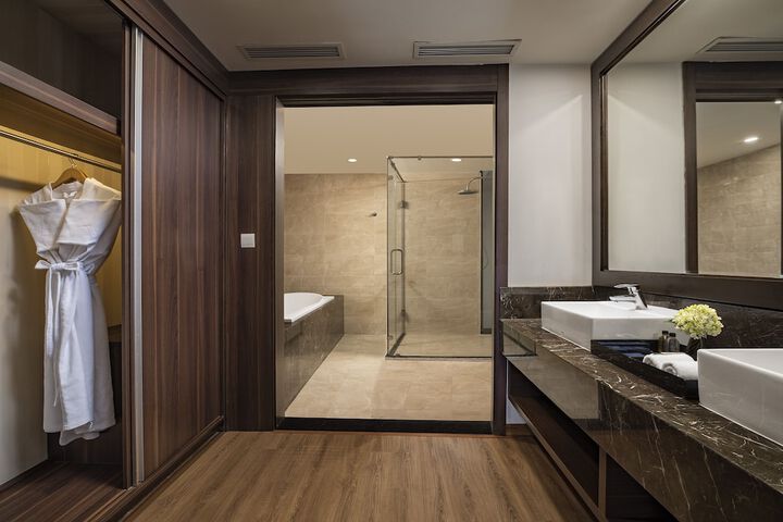 Room 35 of 74