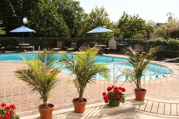 Swimming pool at Norwalk Inn & Conference Center
