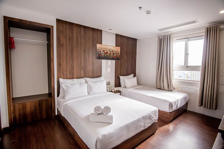 Room 26 of 76