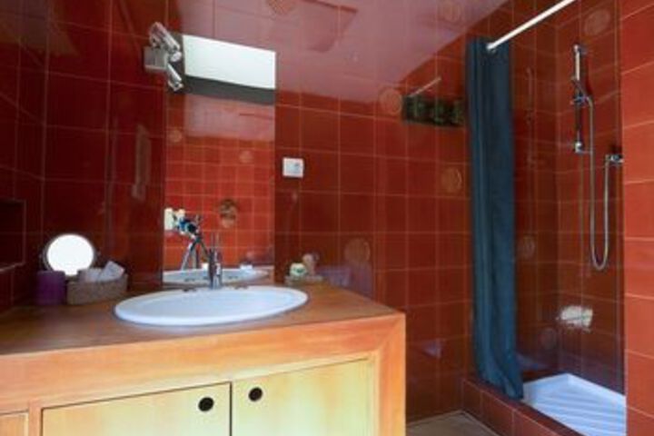 Room 2 of 40