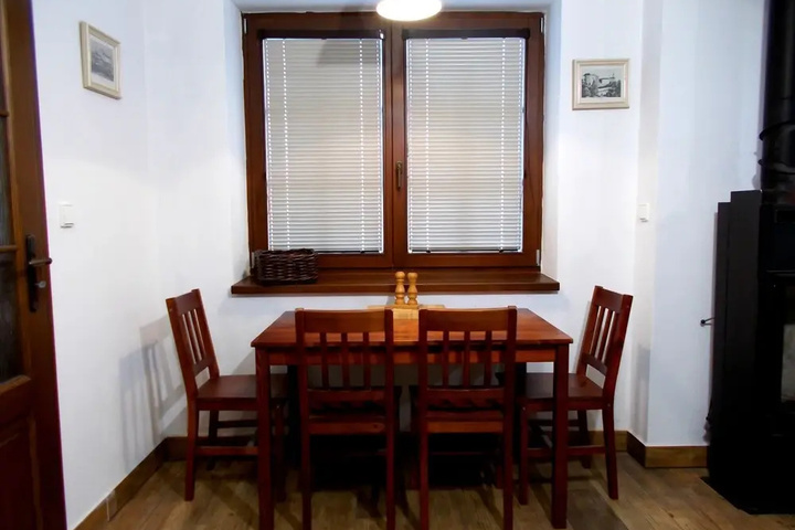 Room 3 of 9