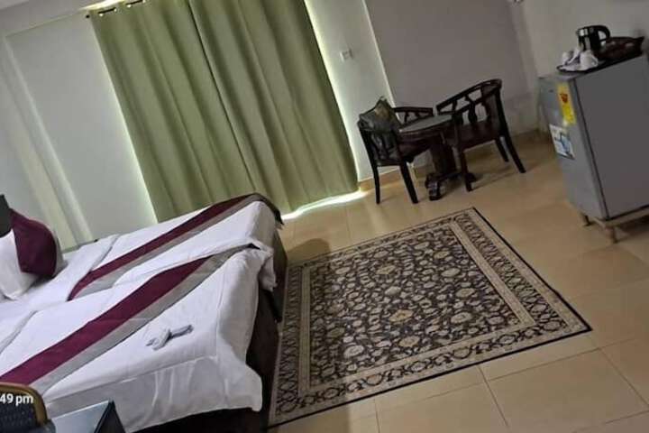 Room 16 of 32