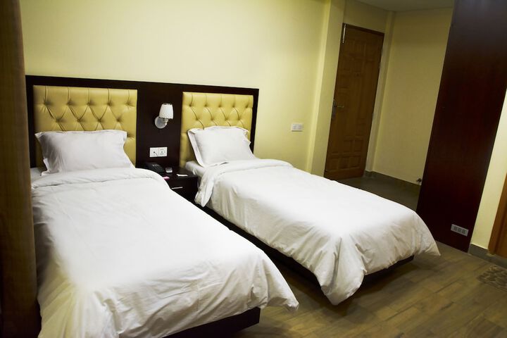 Room 10 of 20