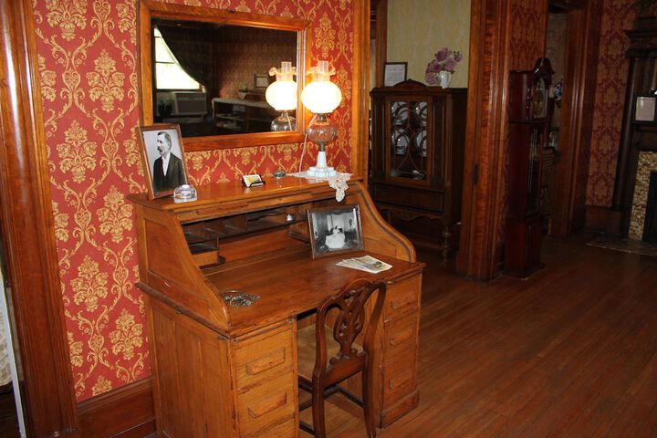 Concierge desk