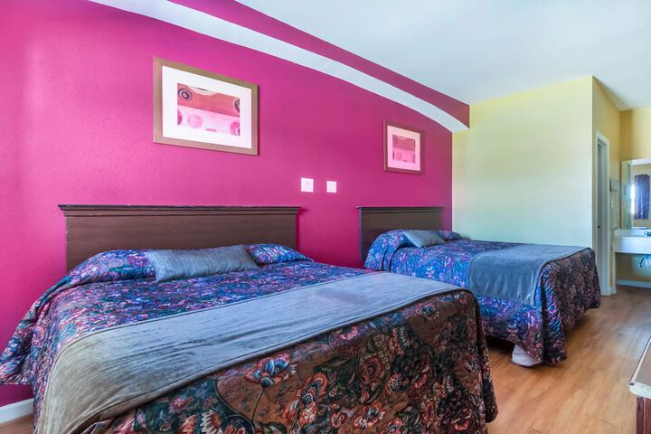 2 Queen Beds (4 of 7)