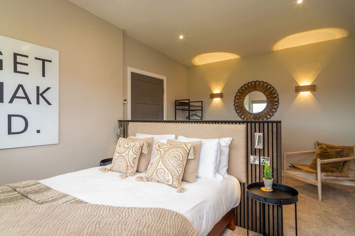 Room 54 of 250