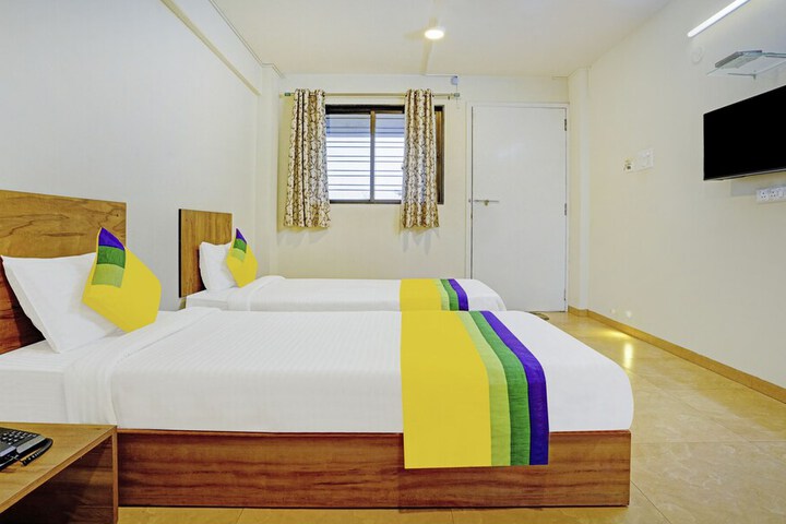Room 14 of 25