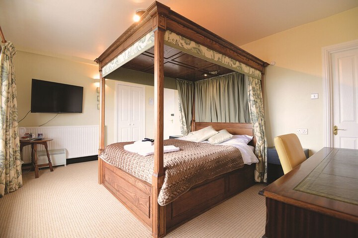Room 10 of 52