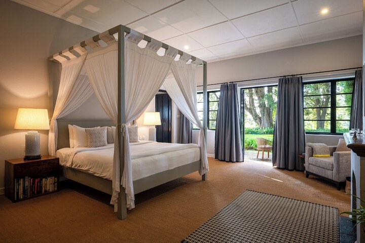 Room 10 of 46