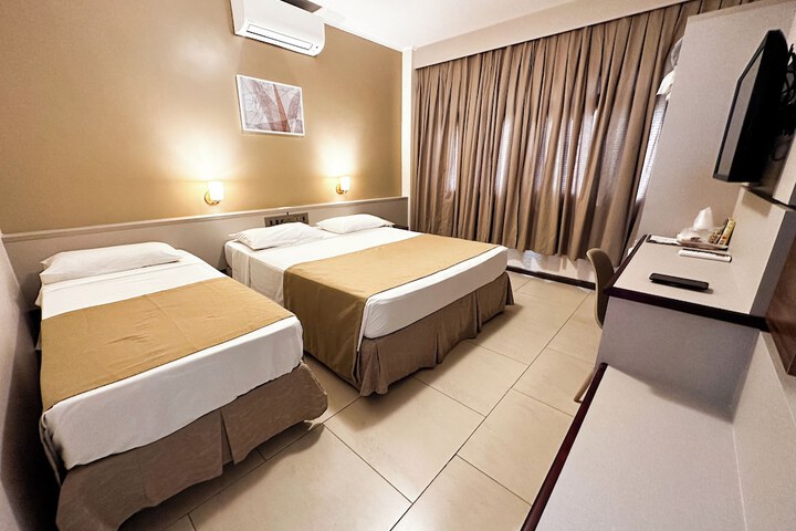 Room 16 of 77