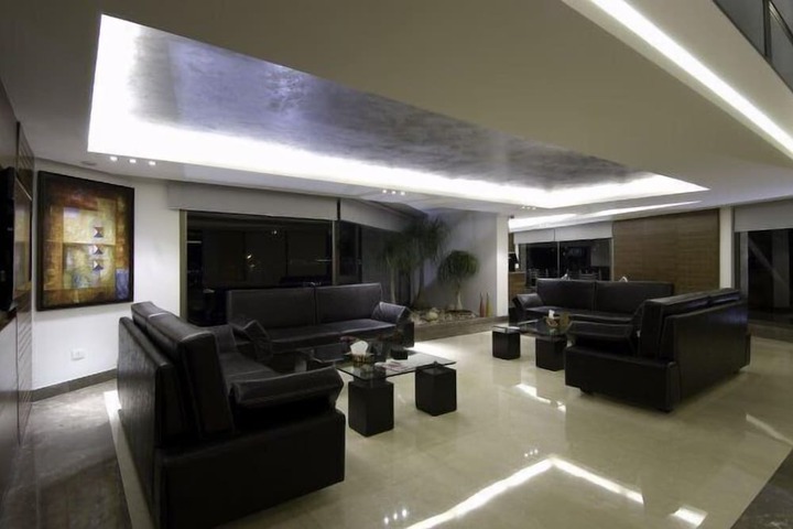 Entrance & Lobby