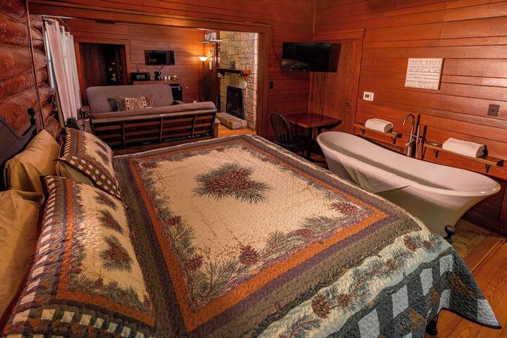 Room 9 of 28