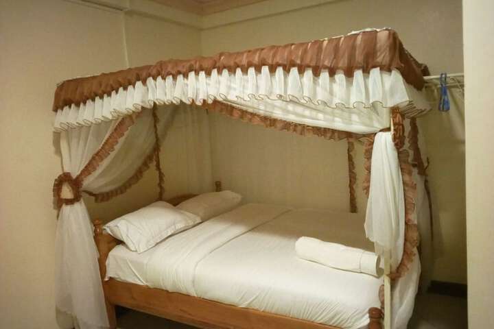 Room 10 of 15