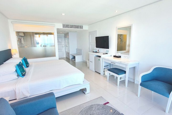 Room 27 of 111