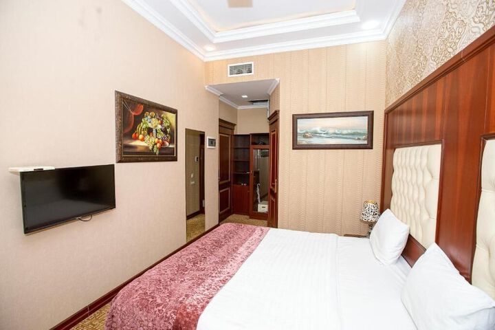 Room 12 of 46