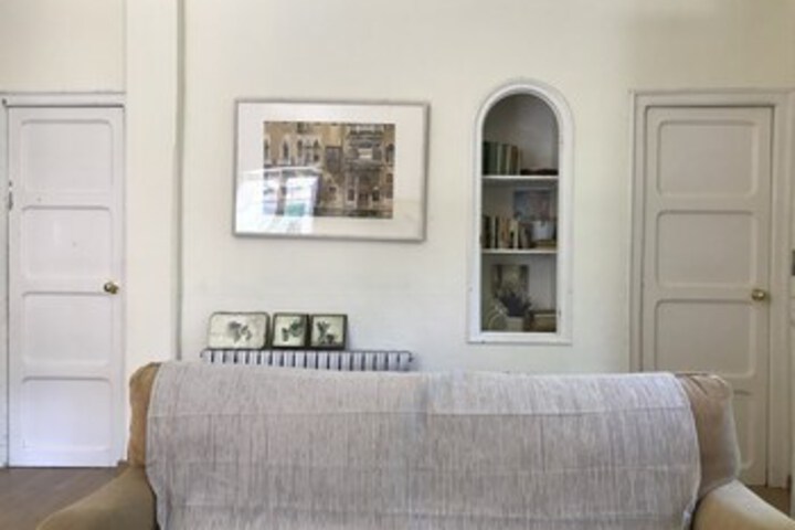 Room 8 of 11