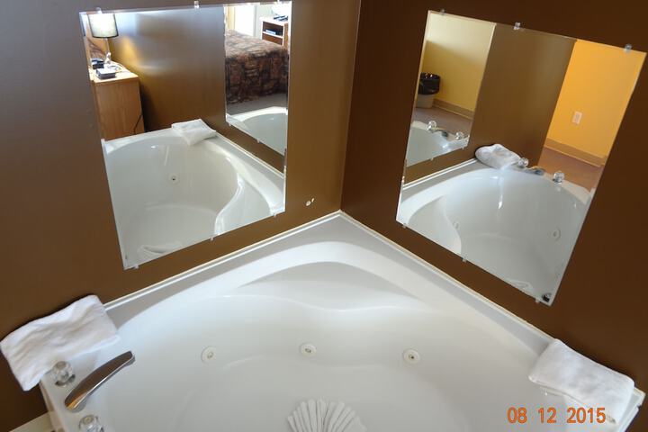 Hot Tub 49 of 63