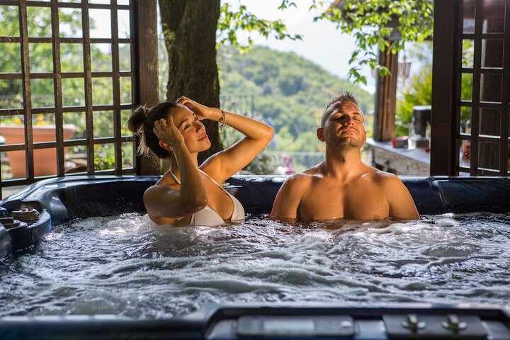 Jetted tub