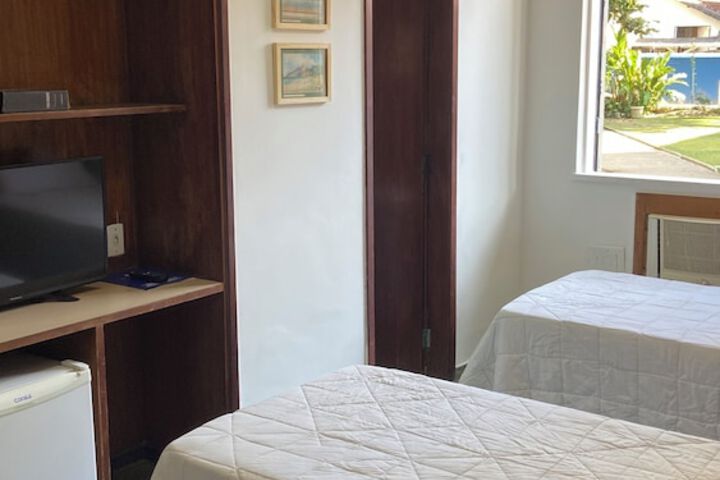 Room 27 of 83