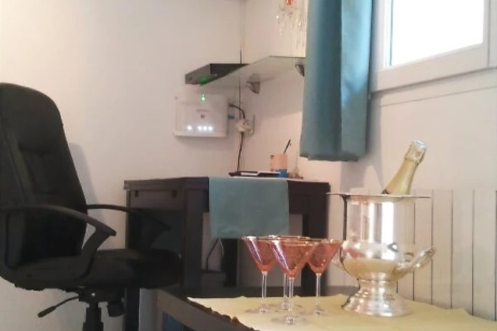 Room 4 of 7