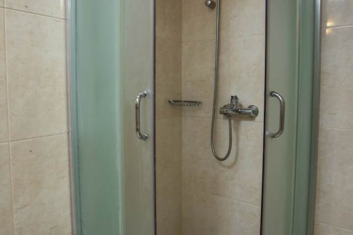 Room 35 of 151